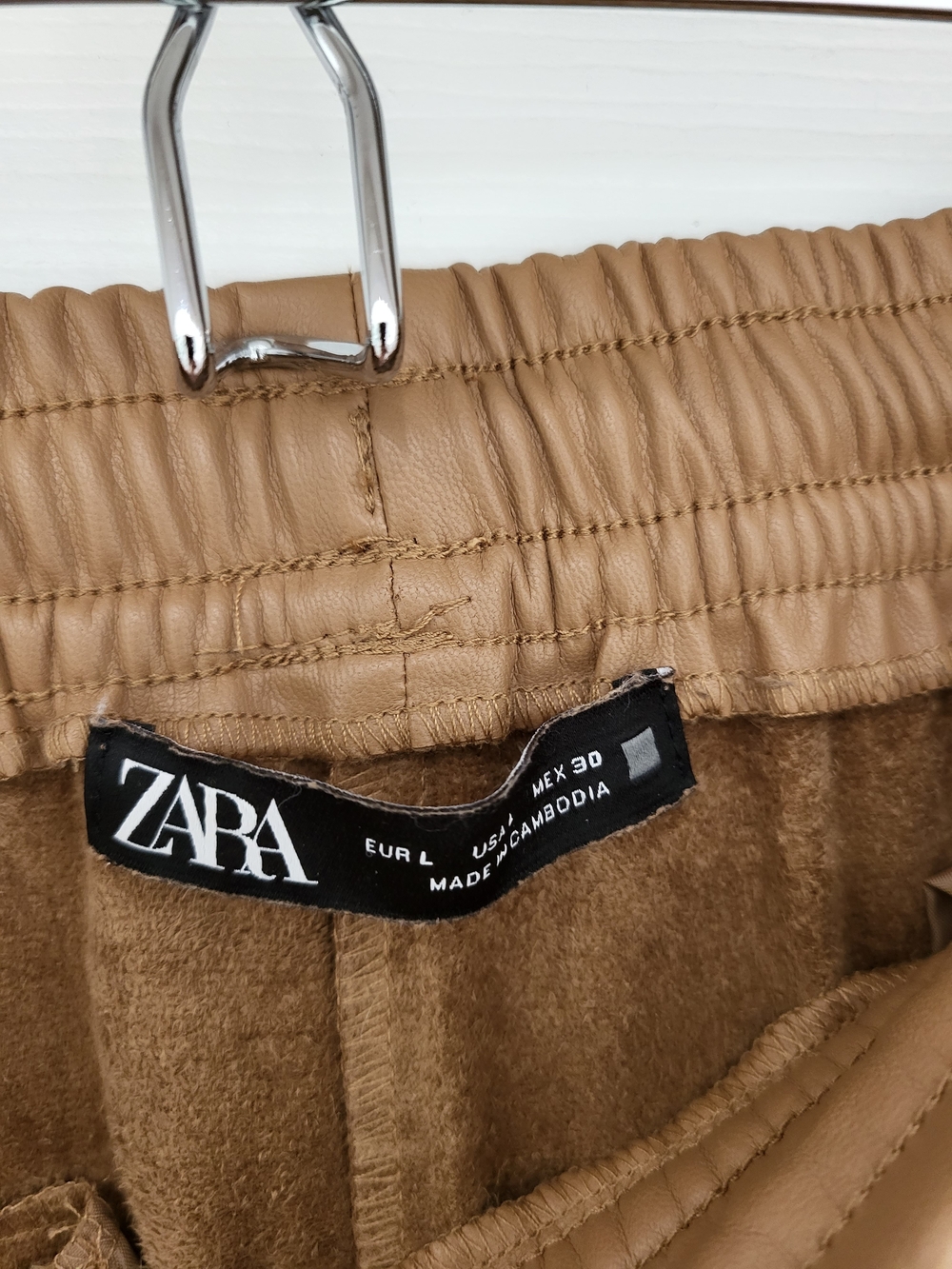 Zara Women Faux Leather Joggers in Camel - Picture 3 of 3